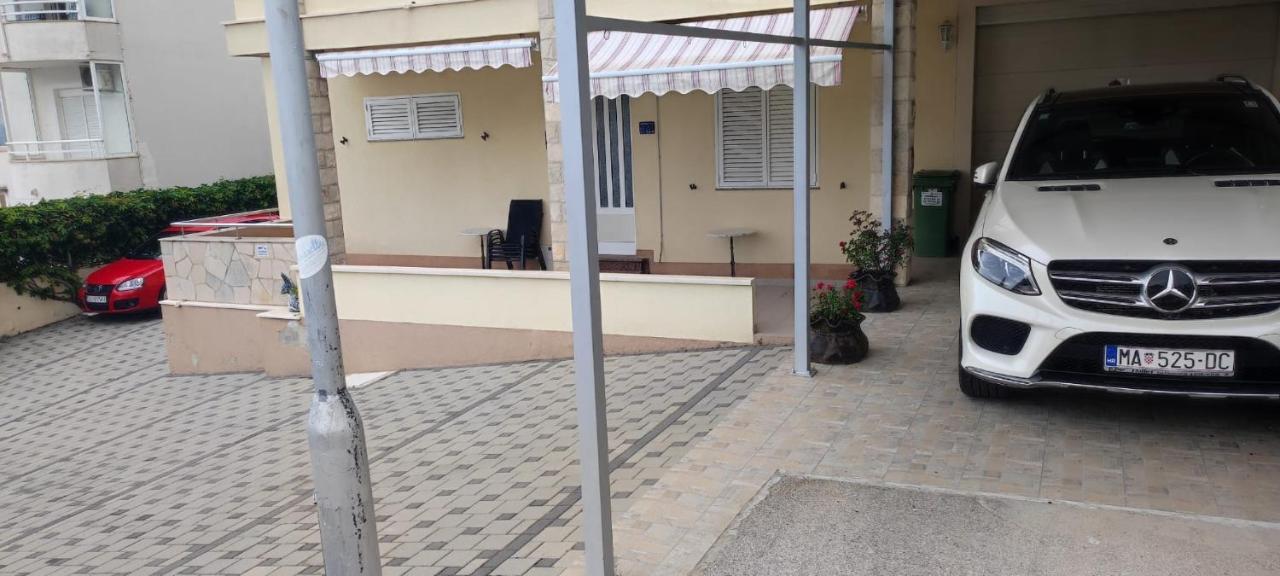 Villa Dm Baška Voda Εξωτερικό φωτογραφία